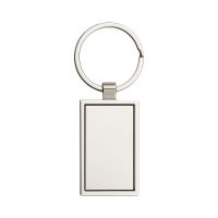 Prostokątny, metalowy brelok z zawieszką