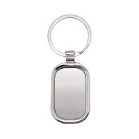 Prostokątny, metalowy brelok z zaokrąglonymi rogami