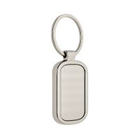 Prostokątny, metalowy brelok z zaokrąglonymi rogami