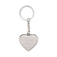 Metalowy brelok w kształcie serca
