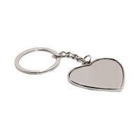 Metalowy brelok w kształcie serca
