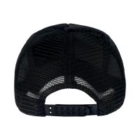 Tył czapki z daszkiem typu Trucker, 5-panelowa, czarna z siateczką i regulacją