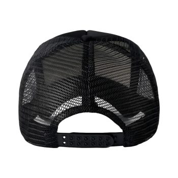 Tył czapki z daszkiem typu Trucker, 5-panelowa, biała z czarną siateczką i regulacją